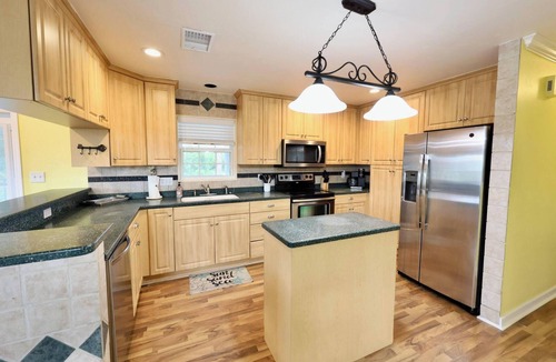 Saint James City House | Spacious 2-bedroom upstairs unit in a house surrounded by nature in Pine island