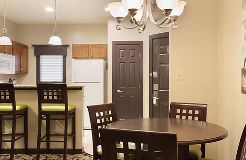 Lackey Condo | Spacious 2BR Williamsburg w/ Pool & WiFi