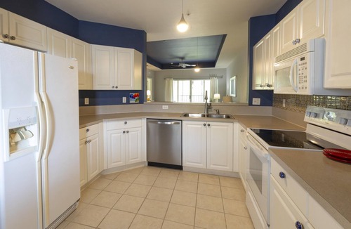 Naples Condo | Spacious 3-bed, 2-bath condo fully furnished, minutes from downtown and beaches.