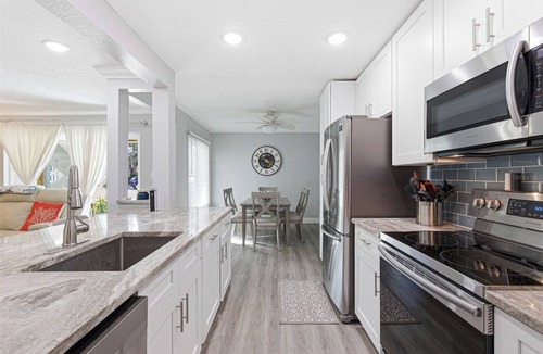 Bayview Condo | Spacious 3BR Condo in Gated St. Petersburg Community with Private Beach