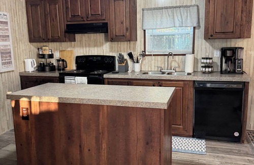 Lake Butler House | Spacious 3BR Country Home ~ Rural Escape