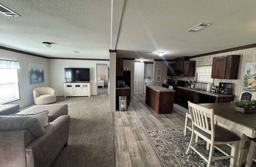 Lake Butler House | Spacious 3BR Country Home ~ Rural Escape