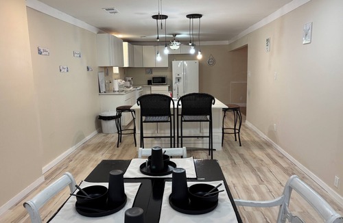 Tuscaloosa House | Spacious 4-bedroom house with AC, WiFi in charming Tuscaloosa