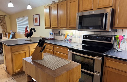 Apopka House | Spacious 4-bedroom house on beautiful Lake Apopka.