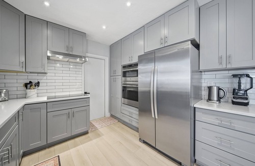 Alta Vista House | Spacious 4bdr 3bath House with Heated Pool near Downtown
