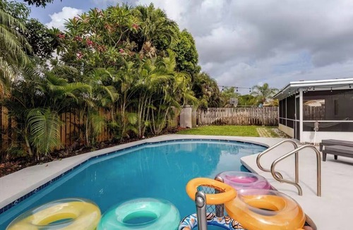Survey Creek House | Spacious 4bedroom Home in Fort Lauderdale with Pool. Perfect for Families