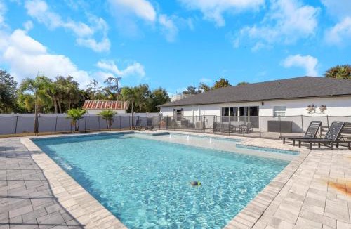 Rural Estates House | Spacious 4BR Home with Heated Pool & Pickleball Court