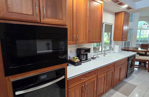 Crystal River House | Spacious 4BR Retreat w/Private Saltwater Pool, Hot Tub & Minutes to Springs!