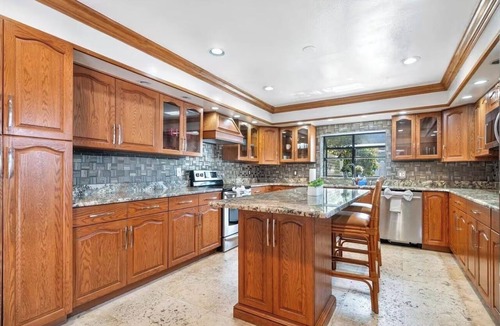 Tamarac House | Spacious 5-bedroom house in wonderful Lauderhill with AC