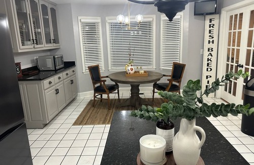Harvest House | Spacious 5-bedroom house w/fitness room, WiFi. Just like home away from home!