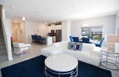 Kissimmee House | Spacious 5-bedroom townhouse in Kissimmee, perfect for family getaways!