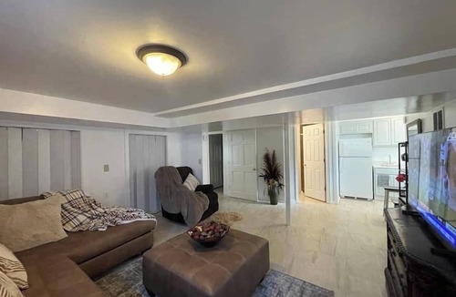 White Oak House | Spacious 5BR for 15 | Pet-Friendly Near DC