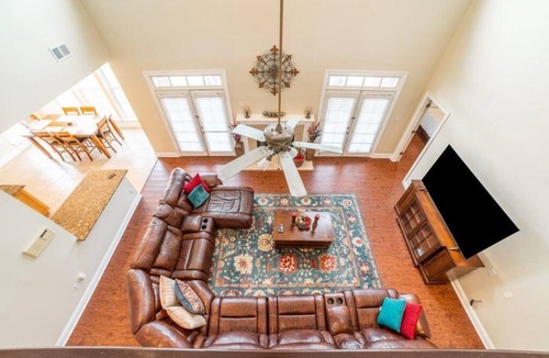 LaPlace House | Spacious, 6 Bd/4BA Home, Sleeps 12, Near New Orleans Airport