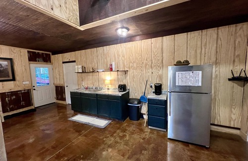 Joppa House | Spacious barndominium on scenic farmland. 5 miles from Guntersville boat ramp!