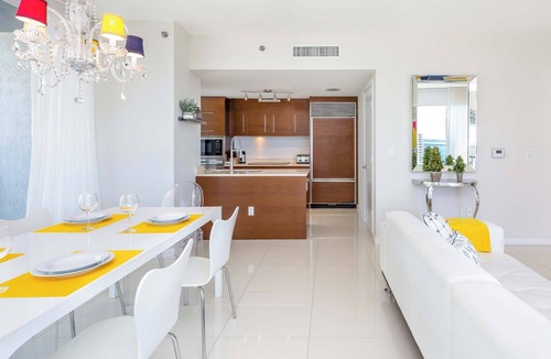 Downtown Miami Apartment | Spacious Brickell Apartment Steps from Riverwalk