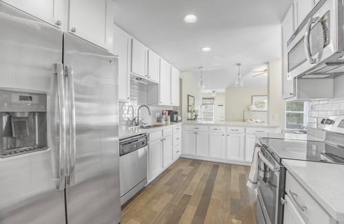 Mid City South Condo | Spacious, Centrally Located 2bd Condo w/Pool