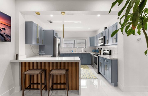 Allapattah House | Spacious, comfortable, and cozy family home and friends to relax and have fun. Explore Miami and South Florida. 7 min. to downtown and 10-20 minutes to several beaches, including South Beach. Very relaxing comfortable space.