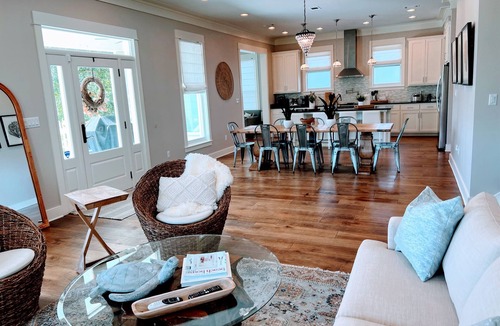 Ocean Springs House | Spacious East Beach Family Retreat