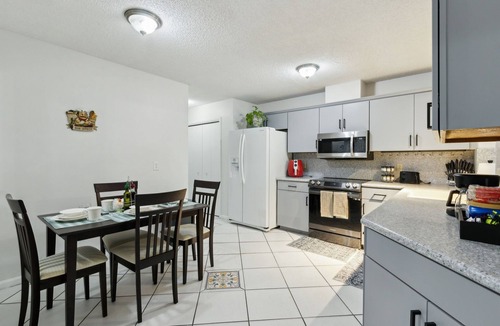 Sunbeam House | Spacious Family Home w/Patio in Jacksonville