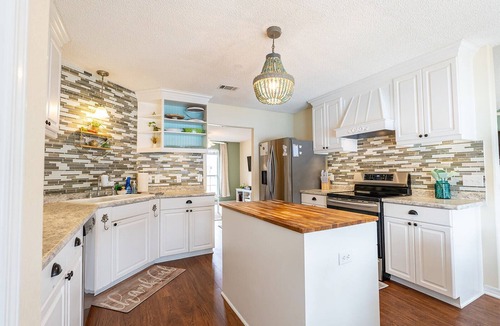 Pensacola House | Spacious Family Pool Home near White Sand Beaches, Shopping and attractions