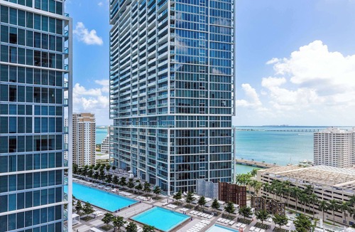 Downtown Miami Apartment | Spacious Family Suite | Walk to Brickell City