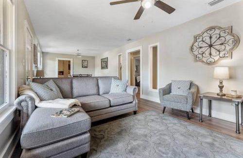 Saint Elmo House | Spacious Farmhouse Ranch Near Mobile