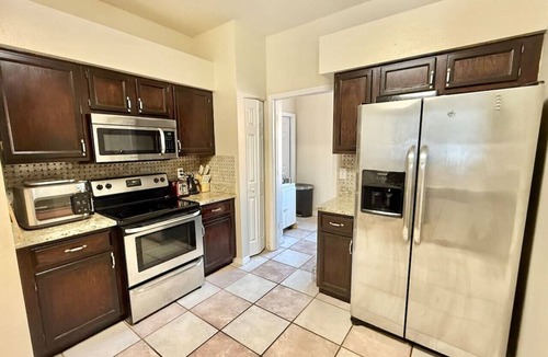 Brandon House | Spacious House w/Heated Pool & Hot Tub near Tampa