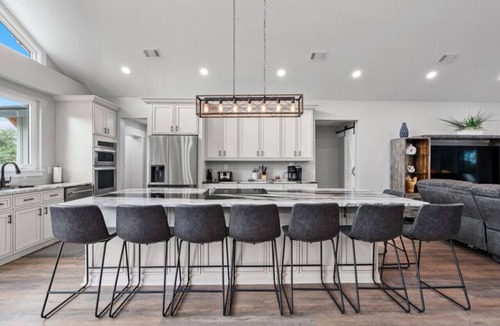 Lake Shore Estates House | Spacious Lake Tarpon Getaway