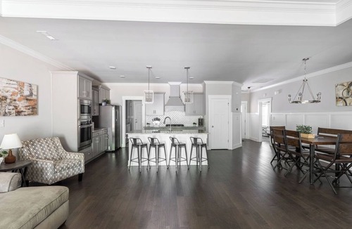 Belle Mina House | Spacious One Level Ranch Style Luxury Townhouse