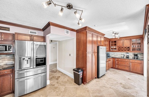 Tamiami House | Spacious Tropical Pool Home Miami. 4/3. Sleeps 13. Large Garden/Backyard.