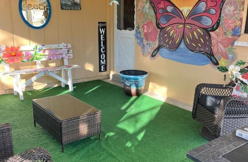 Interchange Square Apartment | Spacious & well maintained house in sunny Palm Bay