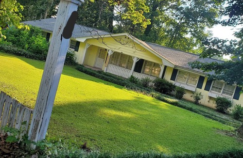 Stone Mountain House | Specious & Cozy Ranch home with moonlight windows near Stone Mountain Park