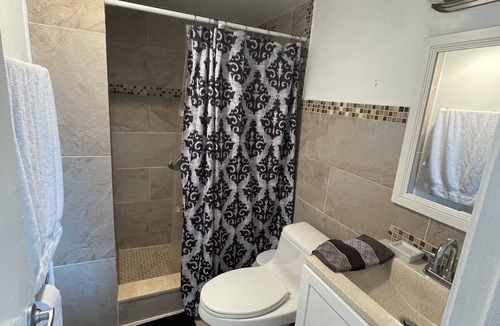 North Beach Apartment | SPECTACULAR 1 BED 2 BATH BEACH FRONT FULLY FURNISHED RESIDENCE