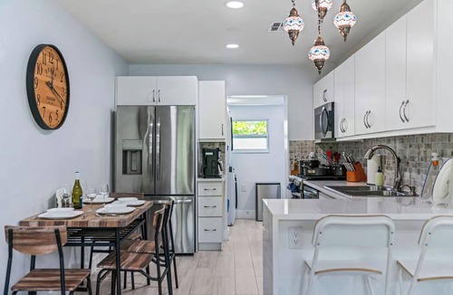 Harbor Village House | Spotless 2BR Duplex, 5 Min to the Beach, Beach and Baby Gear Included