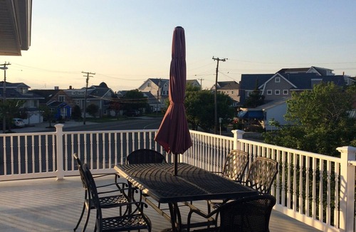 Gardens Condo | Spring weeks available. 3BR 2BA 2nd FL condo w/huge private deck in the Gardens