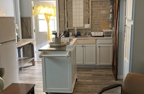 Jungle Terrace Apartment | St. Petersburg - Centrally Located: The Sun & Sand are Waiting for You