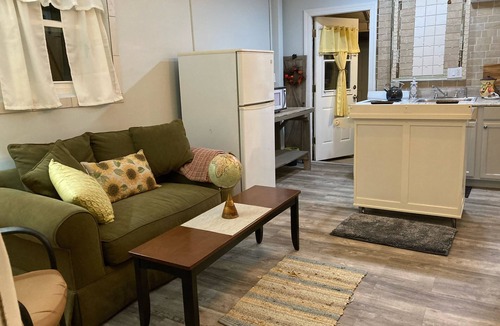 Jungle Terrace Apartment | St. Petersburg - Centrally Located: The Sun & Sand are Waiting for You