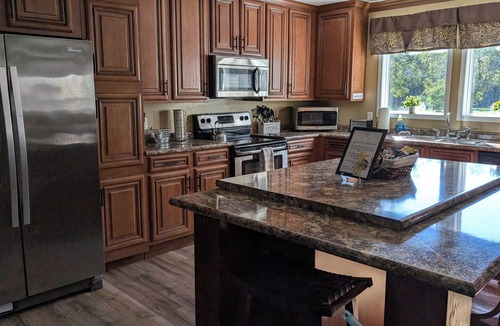Valley Grande House | Stay at a 4-bedroom Unique Historic Landmark just outside of the city of Selma.n