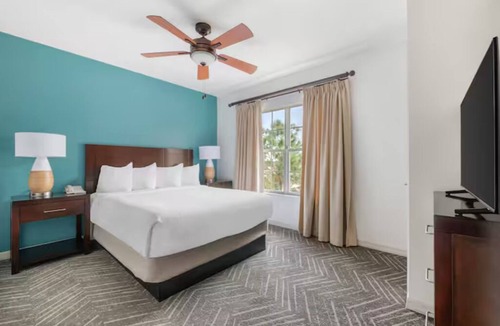 West Kissimmee Hotel | Stay Somewhere Special and Make Every Moment Count! 2 Units, Outdoor Pool!