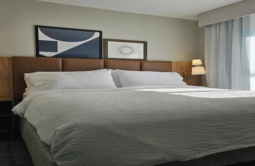 Northeast Pensacola Hotel | Staybridge Pensacola Int'l Airport King Studio