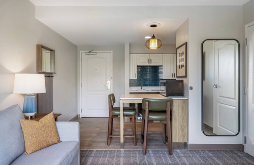 Northeast Pensacola Hotel | Staybridge Suites Pensacola Airport by IHG