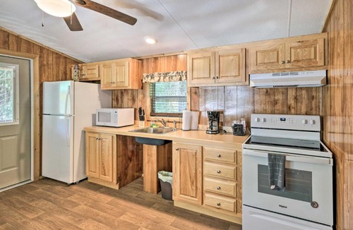 Steinhatchee House | Steinhatchee Cottage 17 with Boat Ramp Access!