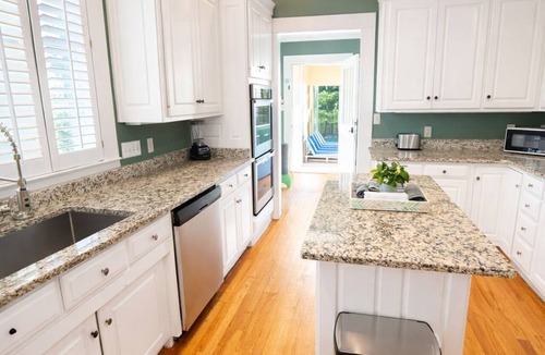 Valdosta House | Steps to VSU Game Day HQ Historic Home Private Pool Sleeps 10