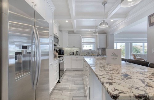 Palm Harbor Estates House | Straight Outta Dockton-Waterfront, Pool and Dock
