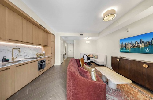 Wynwood Art District Apartment | Studio | Casa Tua Cucina Below | Wynwood Walls
