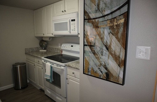 Orange Beach Apartment | Studio condo - beautiful side-view of the Gulf!