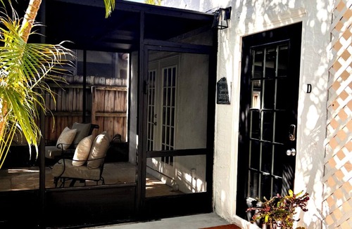 Parrot Cove Apartment | Studio with screened in porch within walking distance to downtown