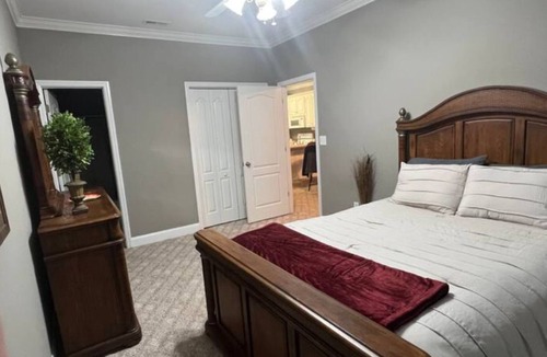 Athens Condo | Stunning 2 Bedroom Condo With Water Views!