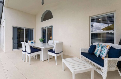 Cumbrian Lakes House | Stunning 4bed/3.5 bath pool home, great location, gated community, lake views.
