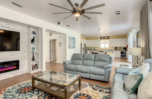 Legacy Park Villa | Stunning 5BR Villa with Pool, Spa & Quick Disney Access